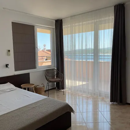 Mia Hotel