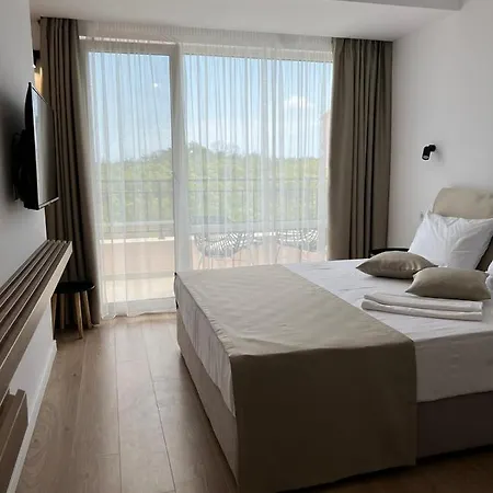 Hotel Mia *